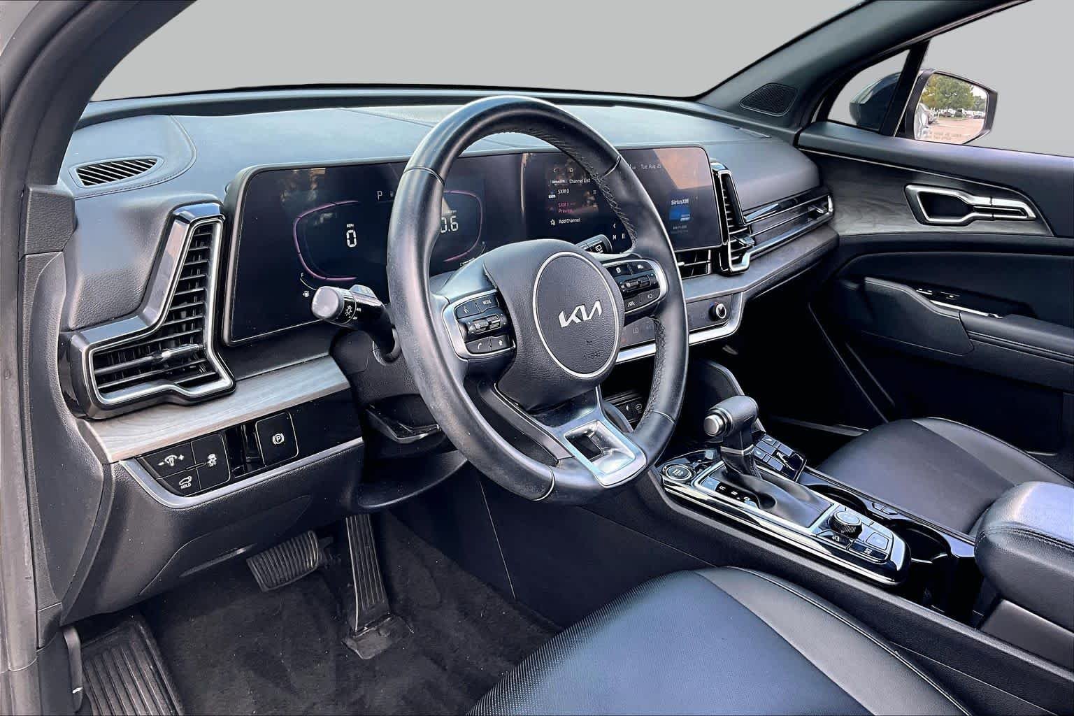 Used 2025 Wolf Gray Kia X-Line image 16