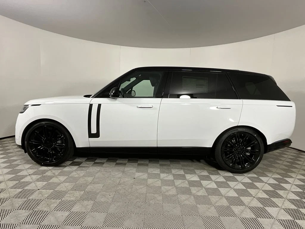 New 2026 Fuji White Land Rover SE 7 Seats image 6
