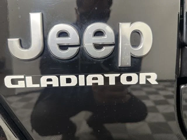 Used 2020 Black Jeep Overland image 24