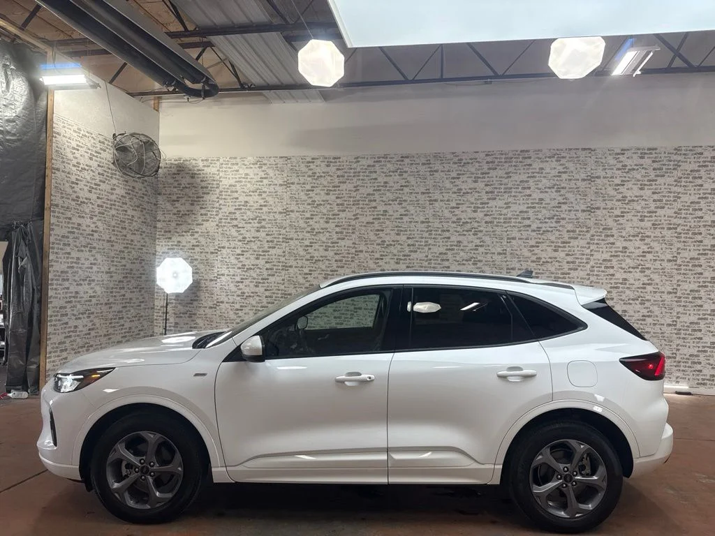 Used 2023 Oxford White Ford ST-Line Select image 4