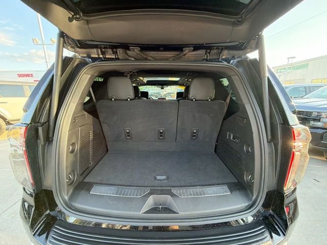 Used 2021  Chevrolet High Country image 32