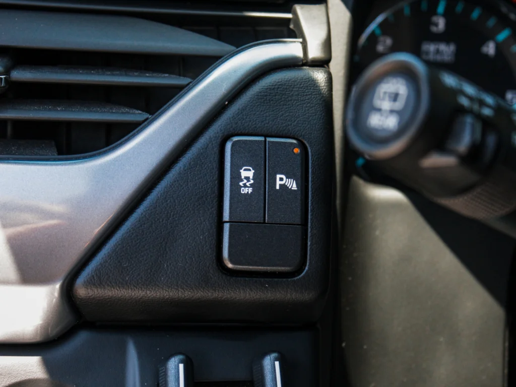 Used 2018 Silver Chevrolet  image 12