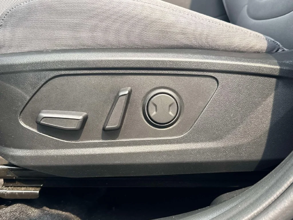 Used 2024 Black Hyundai SEL image 16
