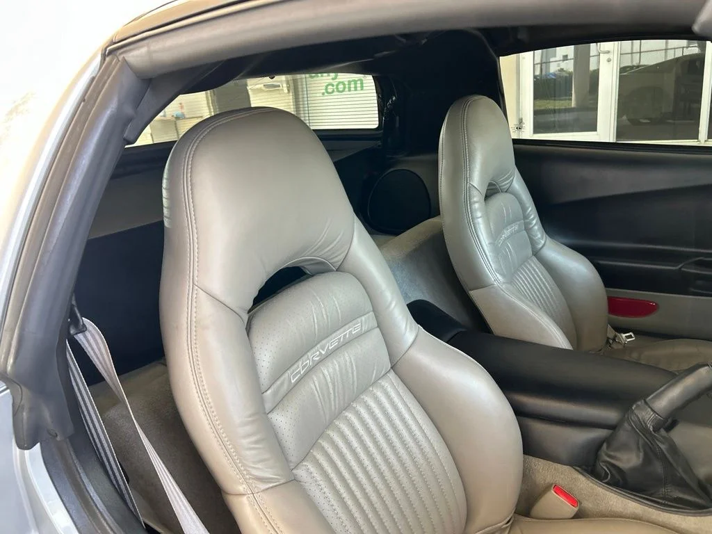 Used 2000 Silver Chevrolet Base image 20