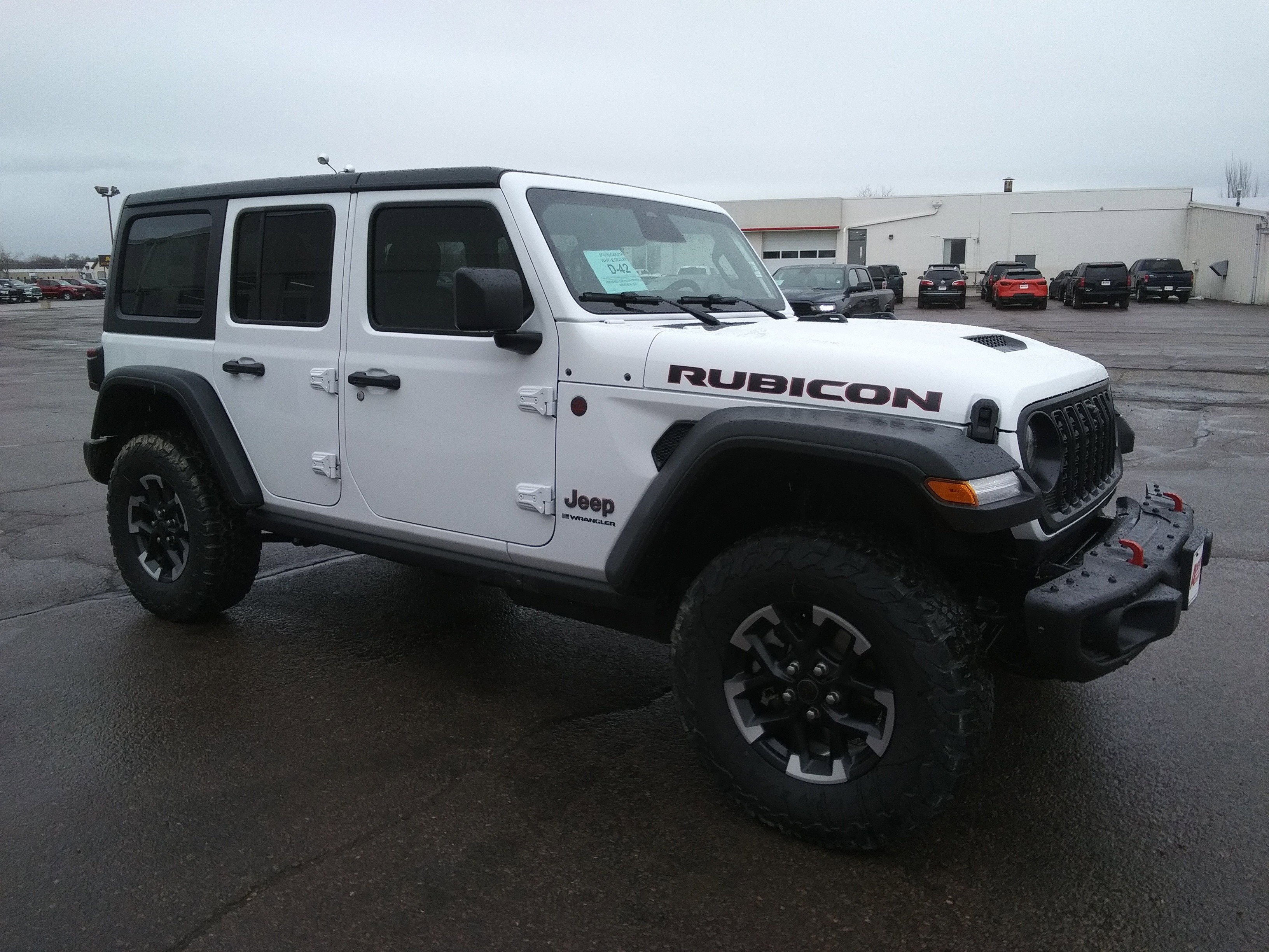 New 2026 Bright White Clear-Coat Exterior Paint Jeep Rubicon image 4