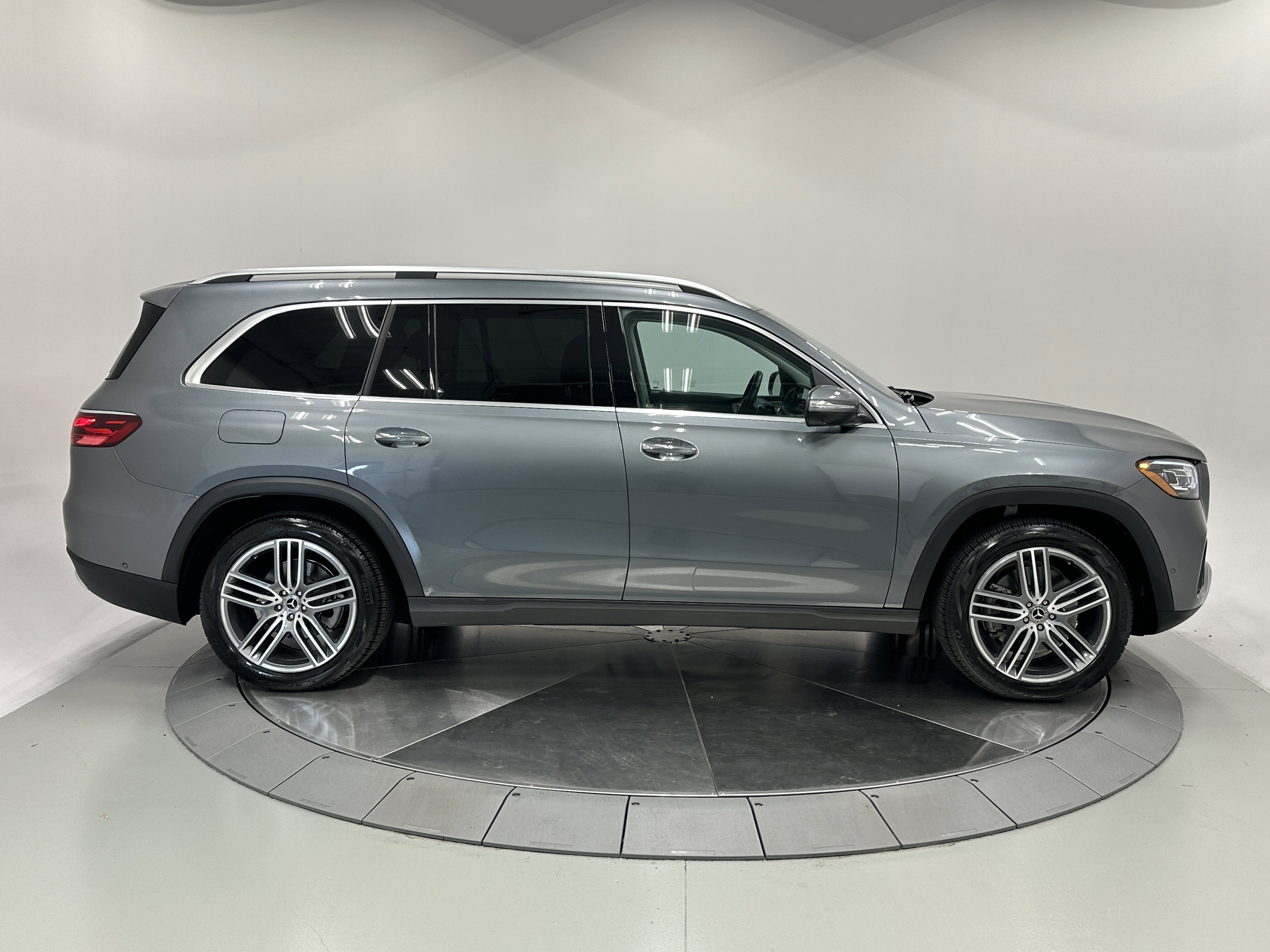 Certified Used 2024 Gray Mercedes-Benz GLS 450 image 9
