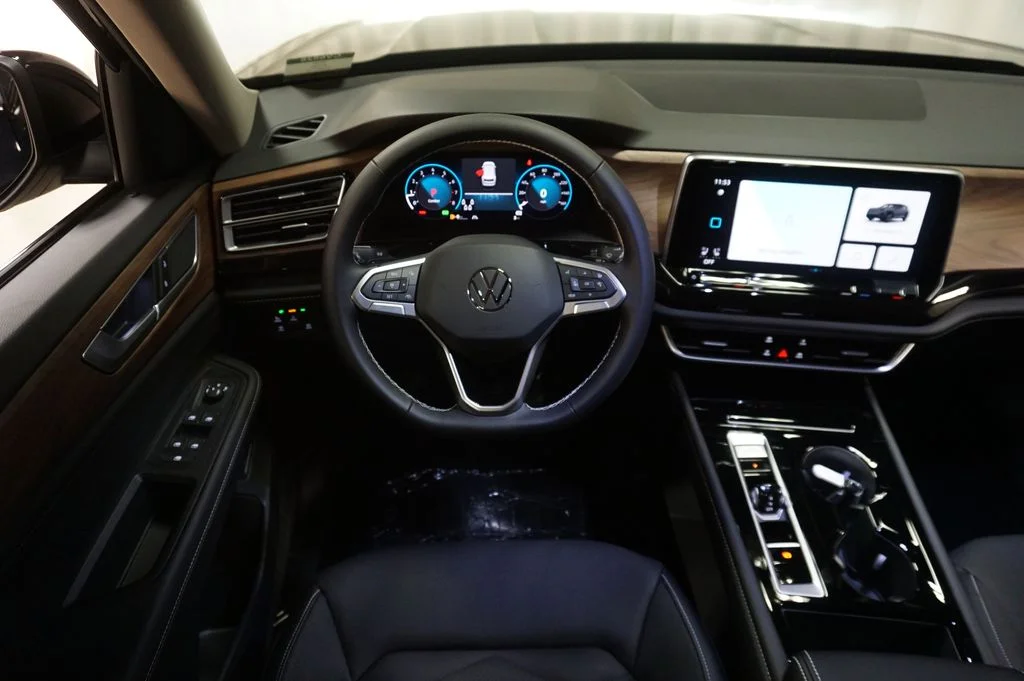 New 2026 Black Volkswagen 2.0T SE w/Technology image 13