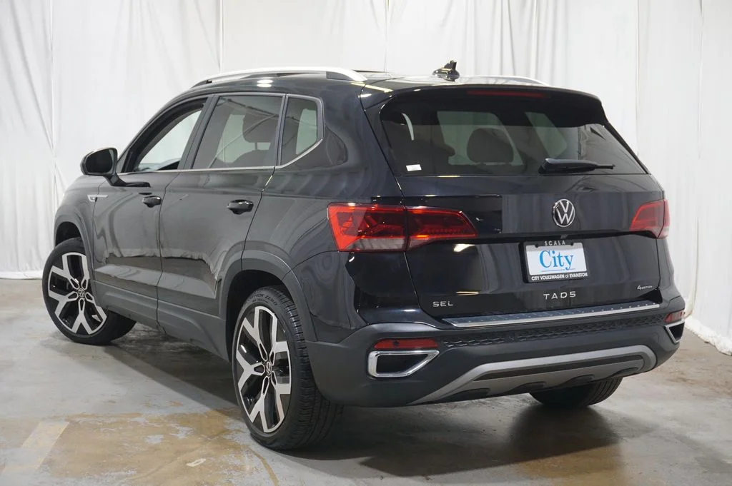 Certified Used 2023 Black Volkswagen 1.5T SEL image 13