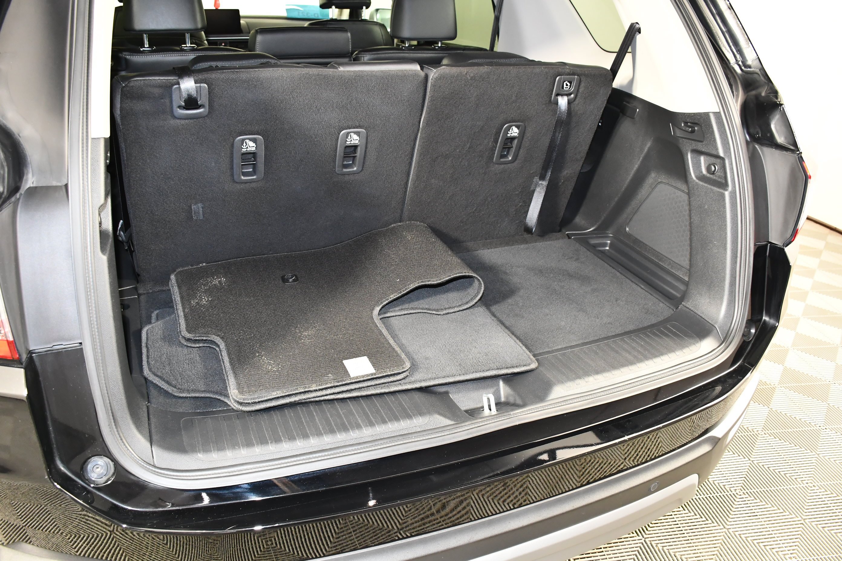 Used 2024 Crystal Black Pearl Honda EX-L 8 Passenger image 37