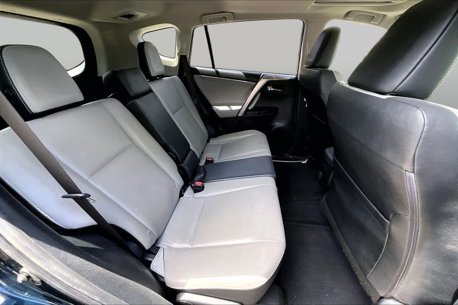 Used 2018 Galactic Aqua Mica Toyota Limited image 20