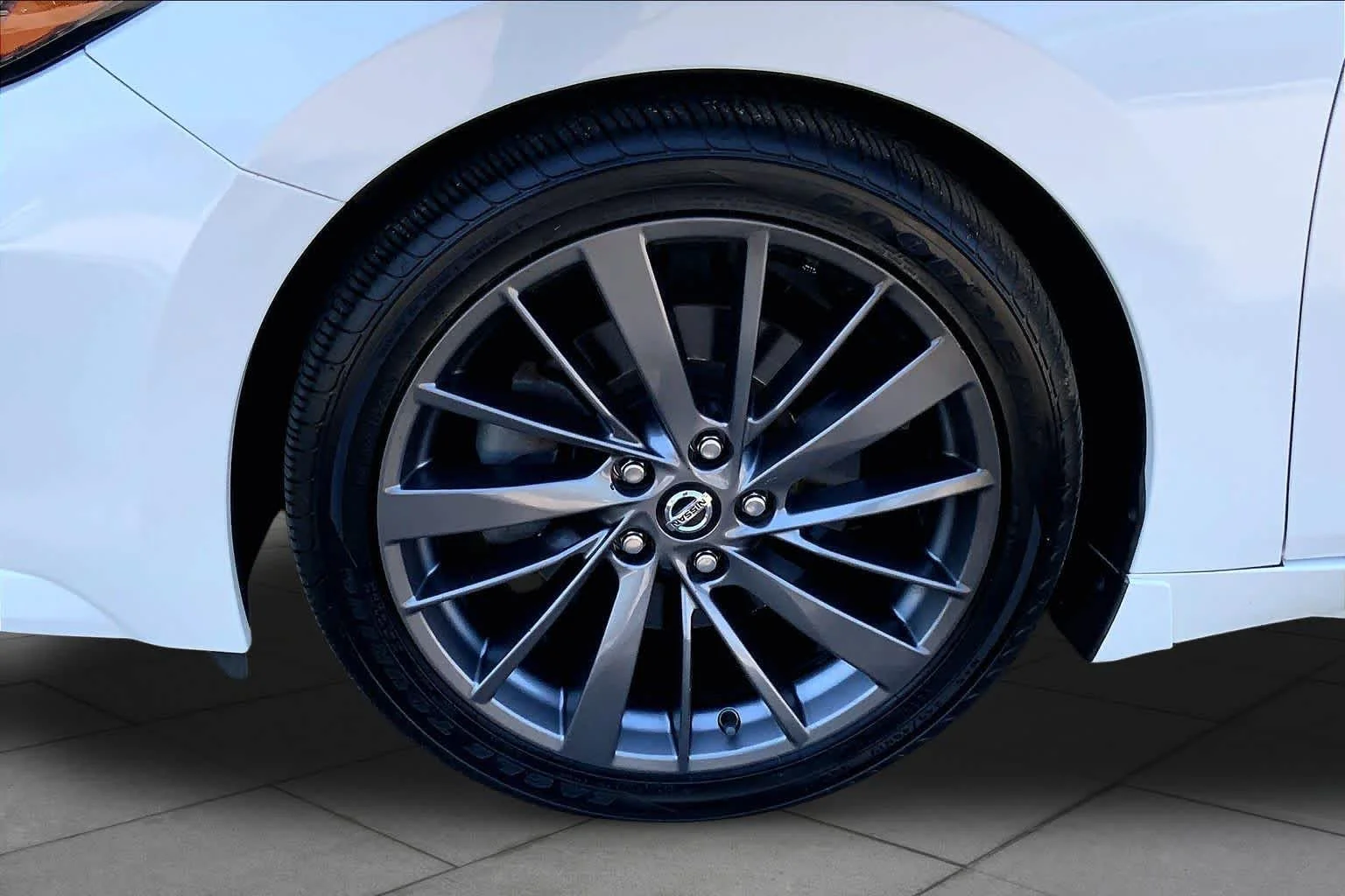 Used 2019 Pearl White Tricoat Nissan Platinum image 11