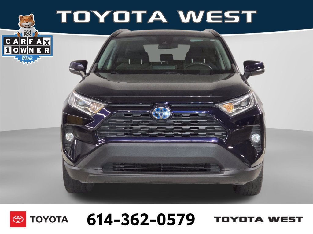 Used 2021  Toyota XLE image 2