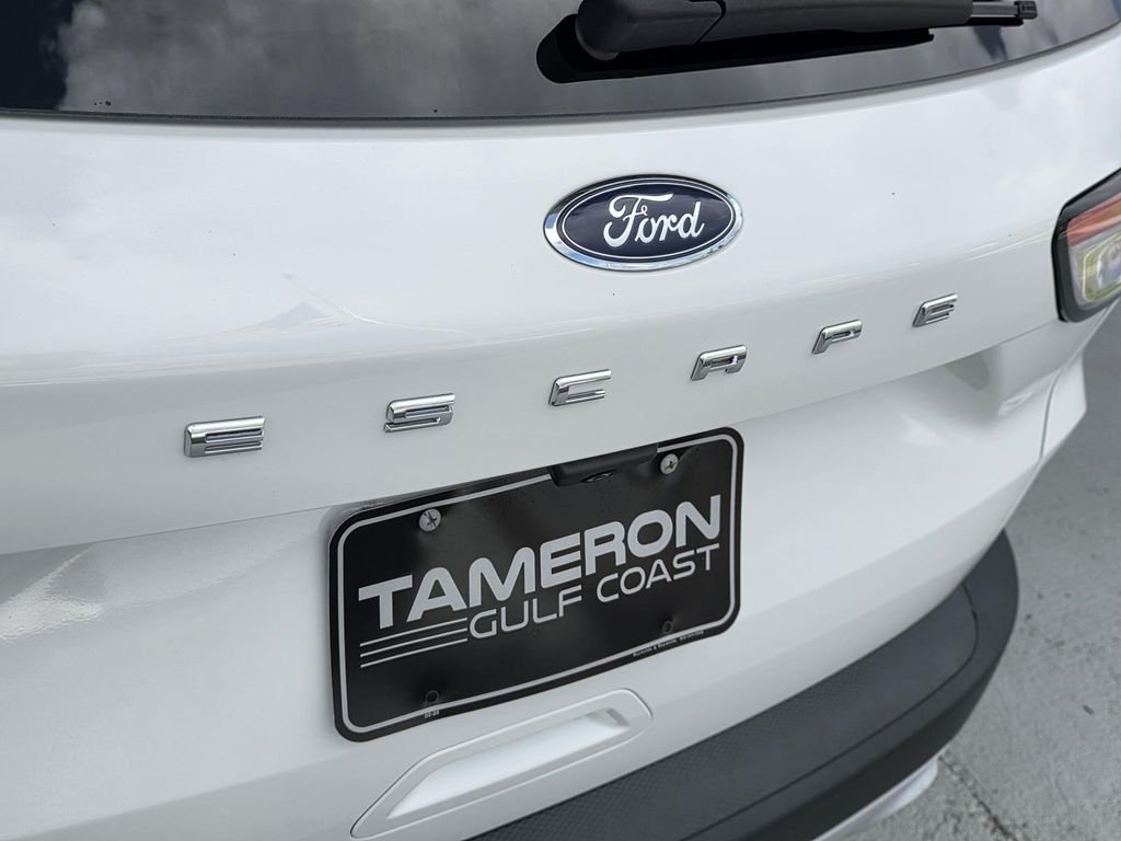 Used 2022 White Ford SEL image 36
