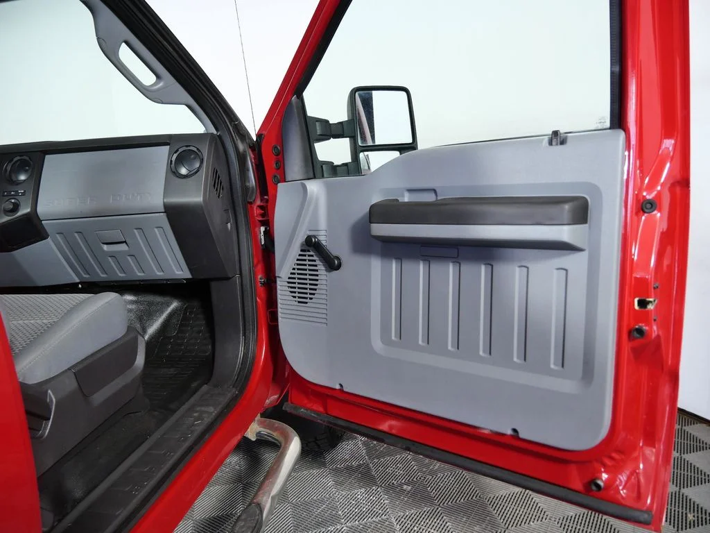 Used 2015 Red Ford XL image 13