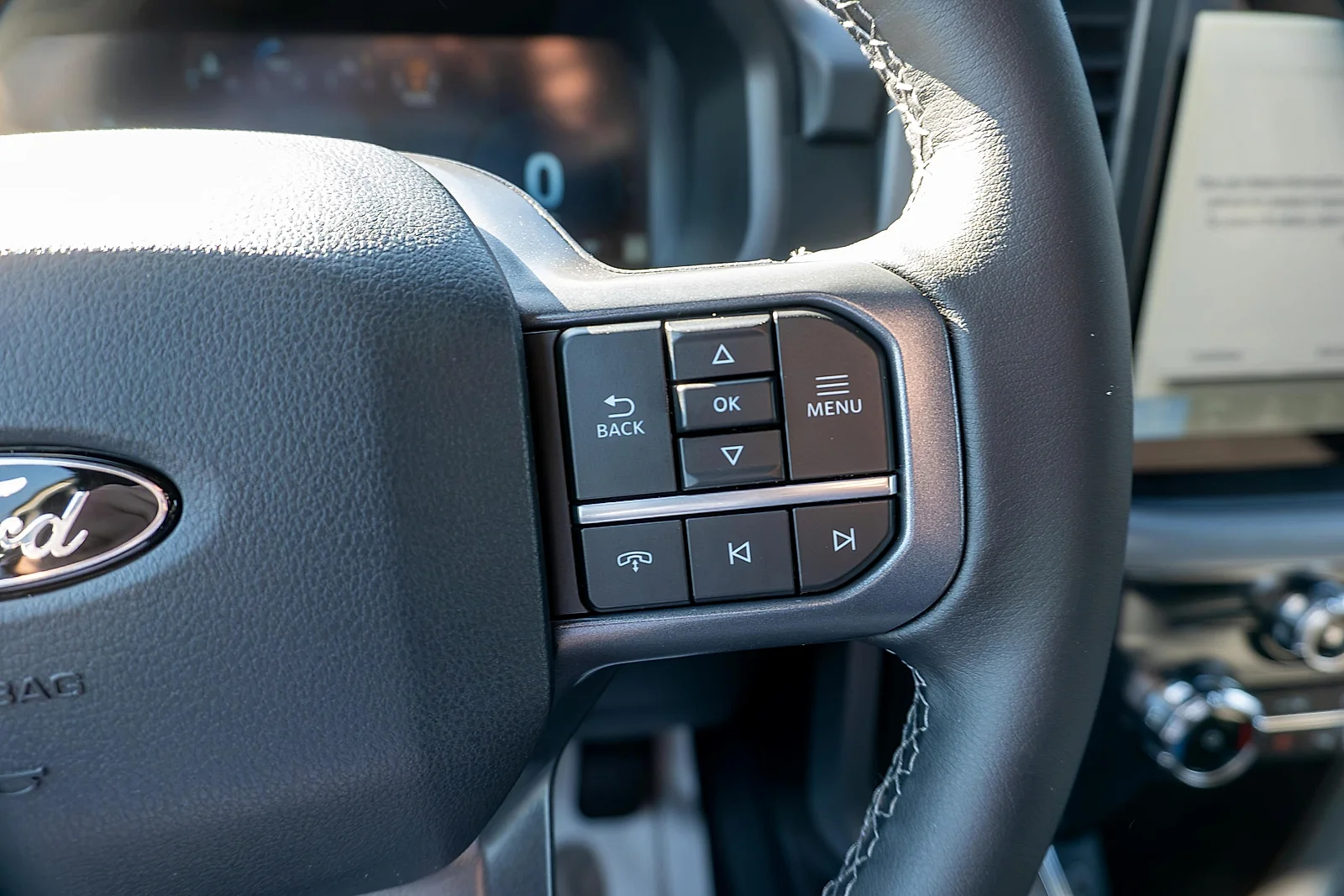 New 2026 Agate Black Metallic Ford XLT image 18