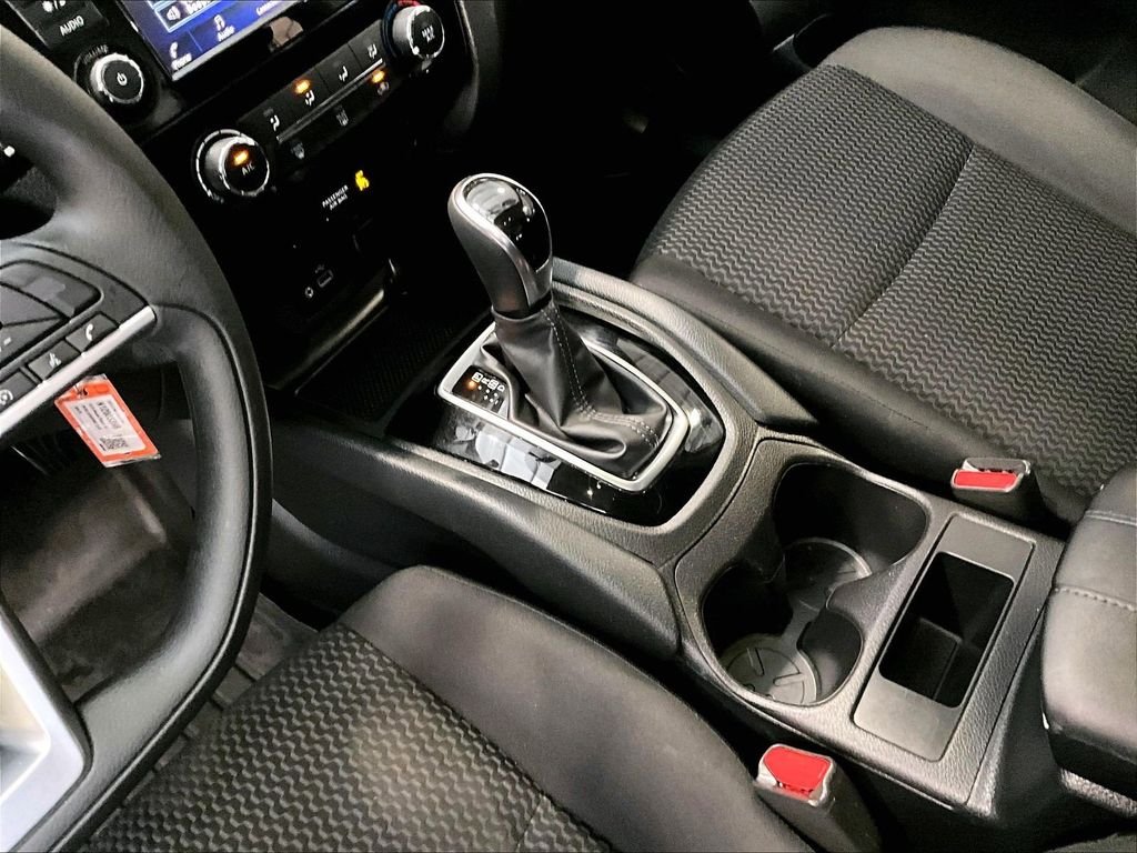 Used 2019 Silver Nissan S image 21