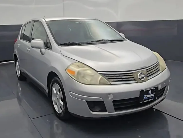 2009 Nissan Versa SL Hatchback 4D