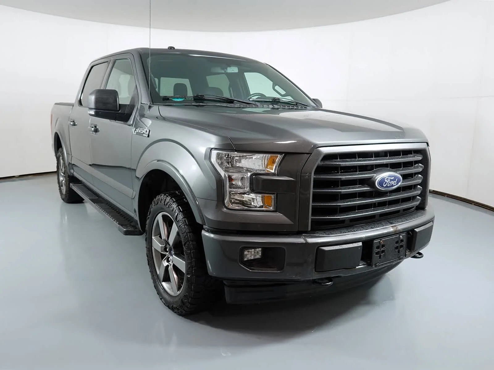 2017 Ford F-150 XLT 4x4 SuperCrew 145 in's photo