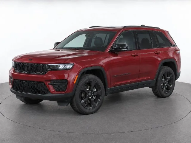 Used 2025 Velvet Red Pearlcoat Jeep Laredo image 7