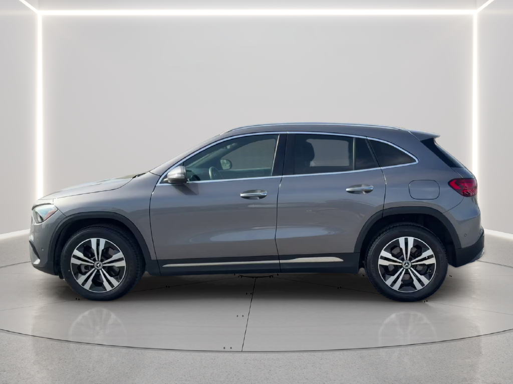 Used 2025 Mountain Gray Metallic Mercedes-Benz GLA 250 image 8