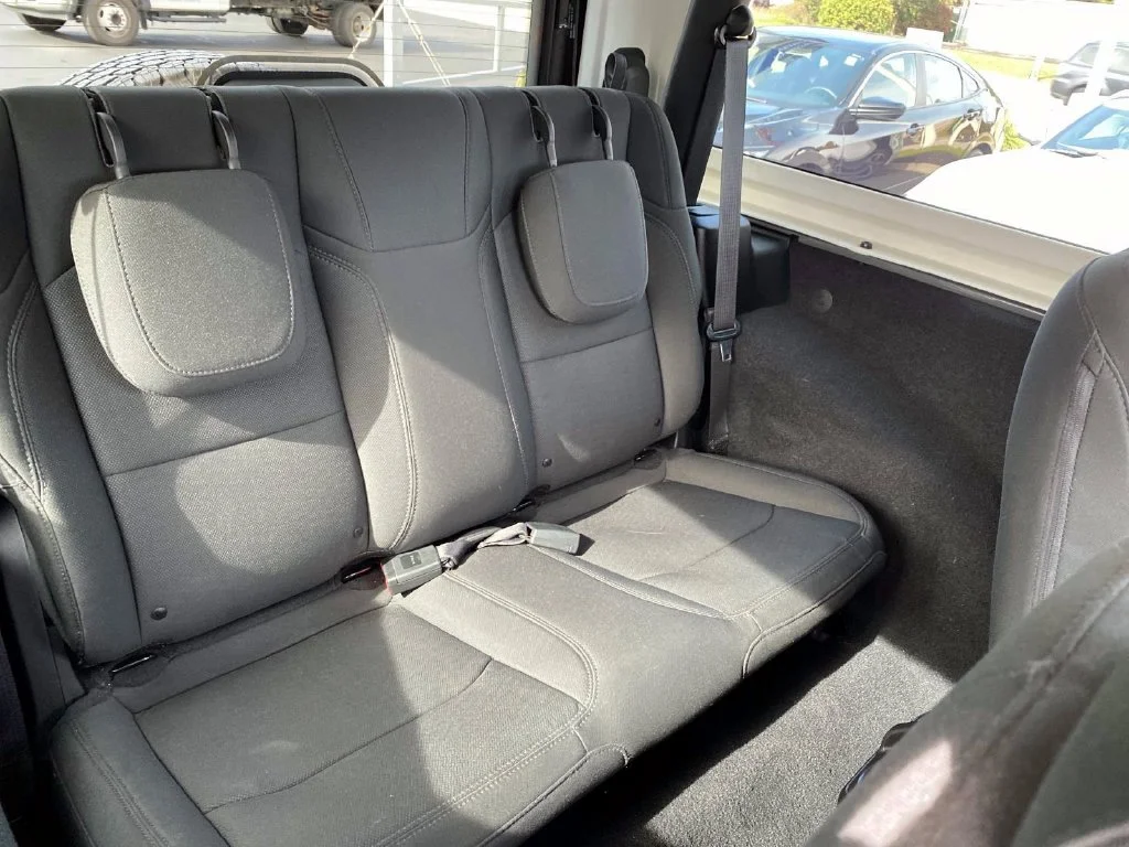 Used 2019 Gray Clearcoat Jeep Sport S image 25