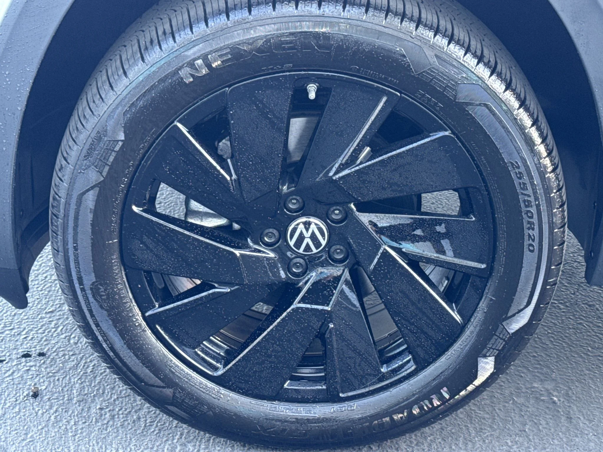 New 2026 Opal White Pearl Volkswagen 2.0T SE w/Technology image 10