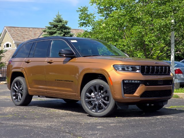 New 2026 Copper Shino Metallic Clear-Coat Exterior Paint Jeep Limited Reserve image 2