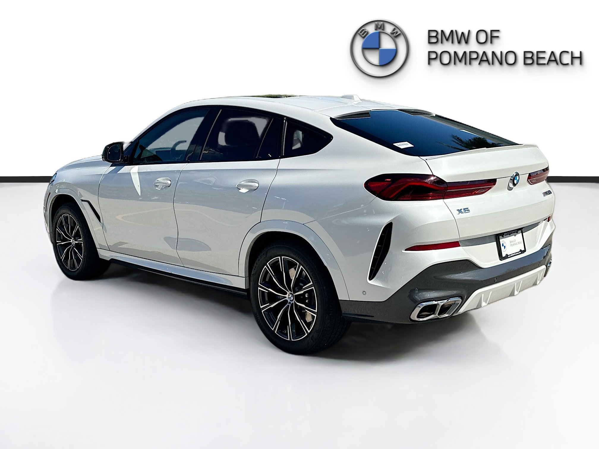 Used 2026 White Metallic BMW M60i image 5
