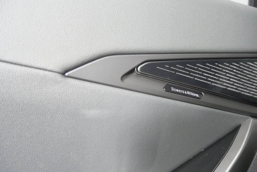 New 2027 Vancouver Green Metallic BMW  image 16