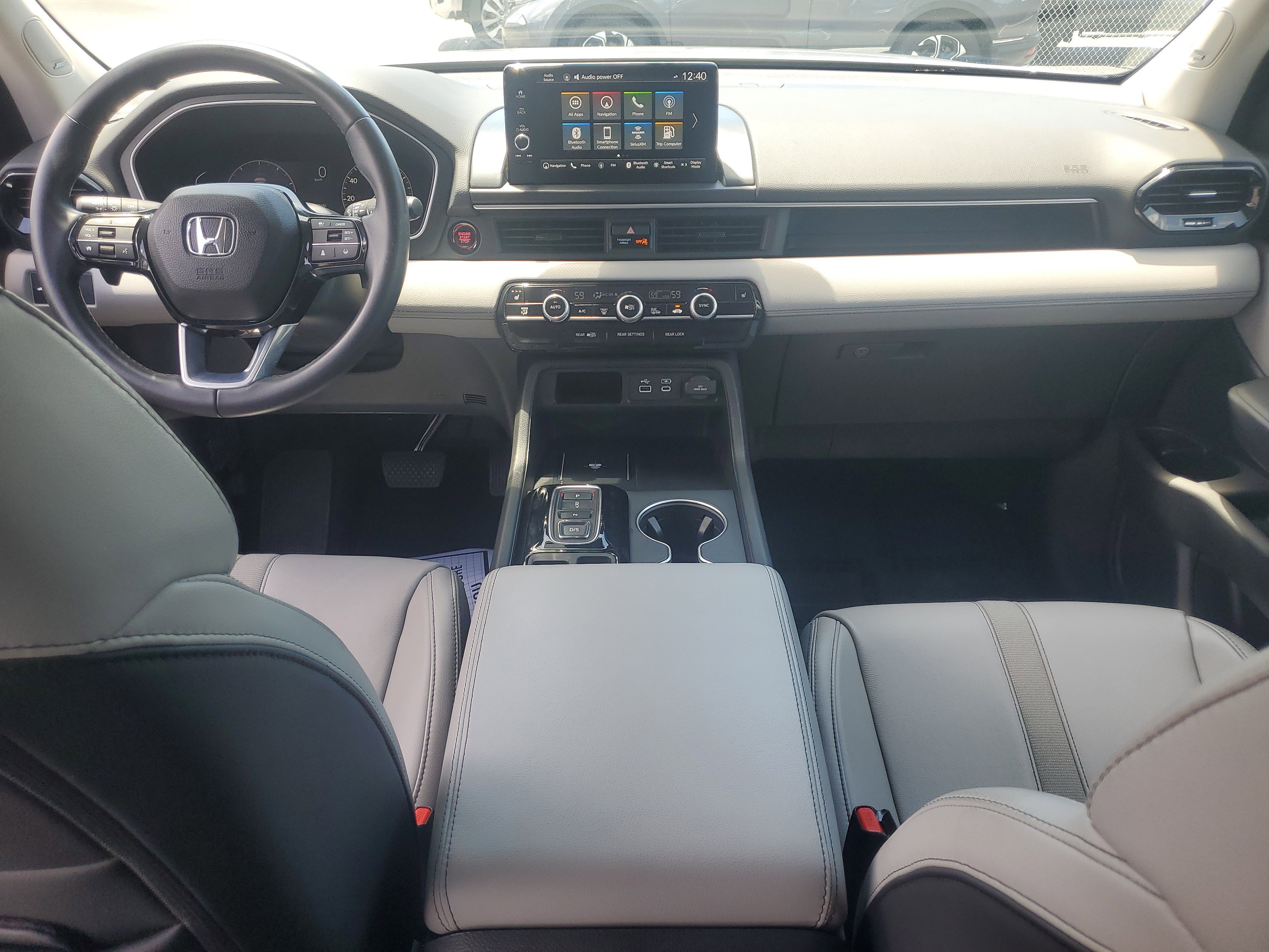 Used 2023 Lunar Silver Metallic Honda Touring image 14