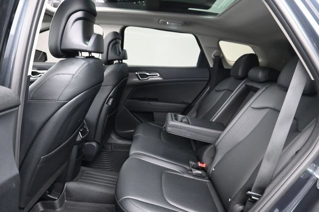 Used 2025 Gravity Gray Kia SX image 23