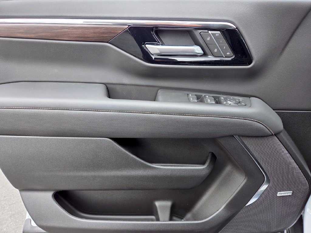2026 Chevrolet Tahoe Premier - Photo 10