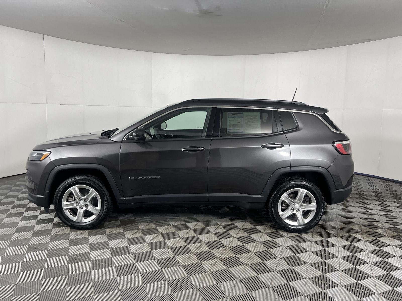 Certified Used 2023 Granite Crystal Metallic Clearcoat Jeep Latitude image 6