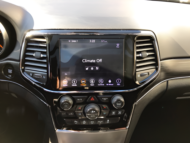 Used 2019 Silver Jeep Limited image 17