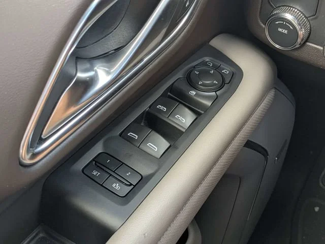 2024 GMC Yukon SLT - Photo 22