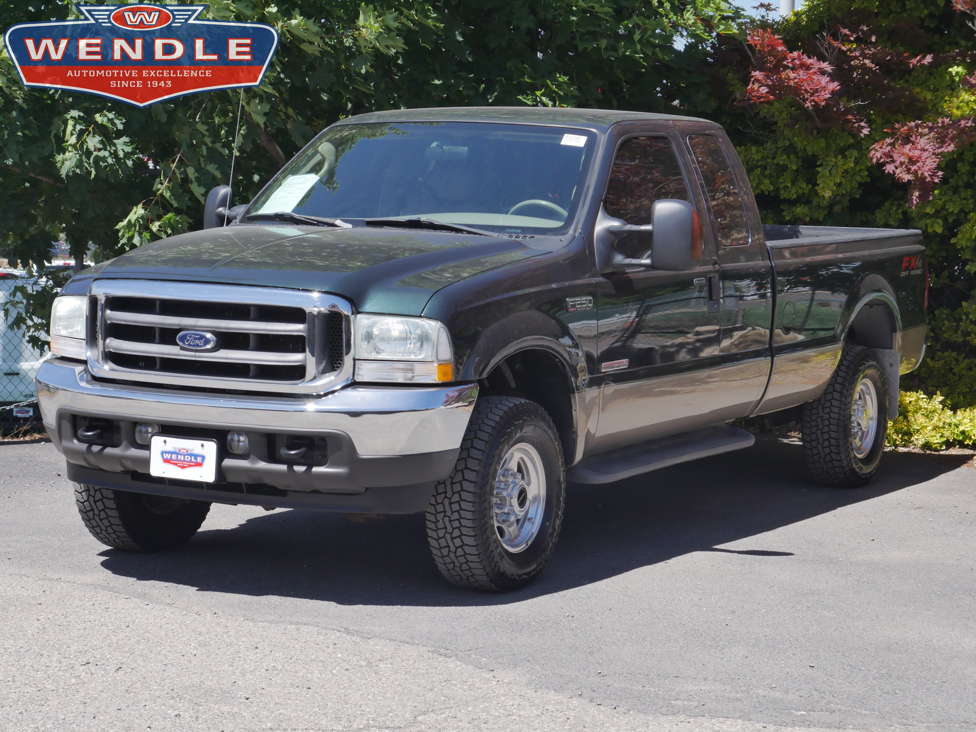 Used 2004 Dark Green Satin Clearcoat Ford Lariat image 1
