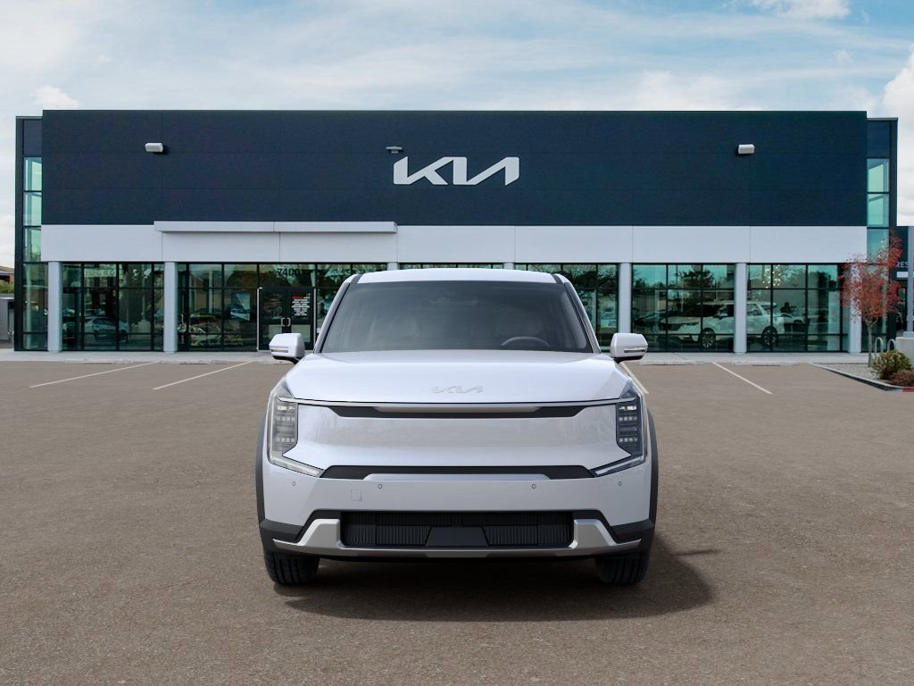 New 2026 White Kia Light image 2