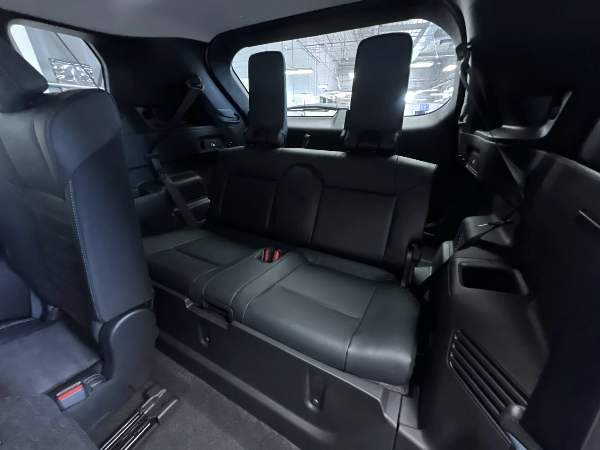 New 2026 White Diamond/Black Roof Mitsubishi Trail Edition image 23