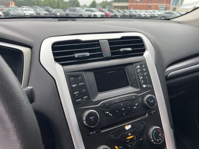 Used 2016 Black Ford SE image 20
