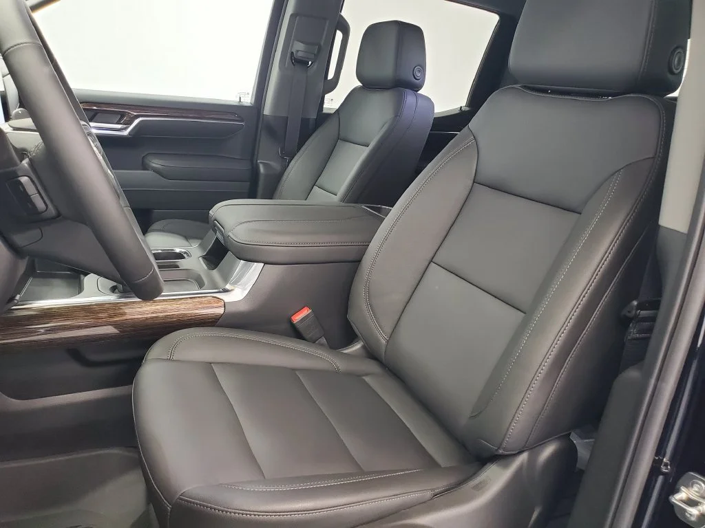 New 2026 Onyx Black GMC Elevation image 5