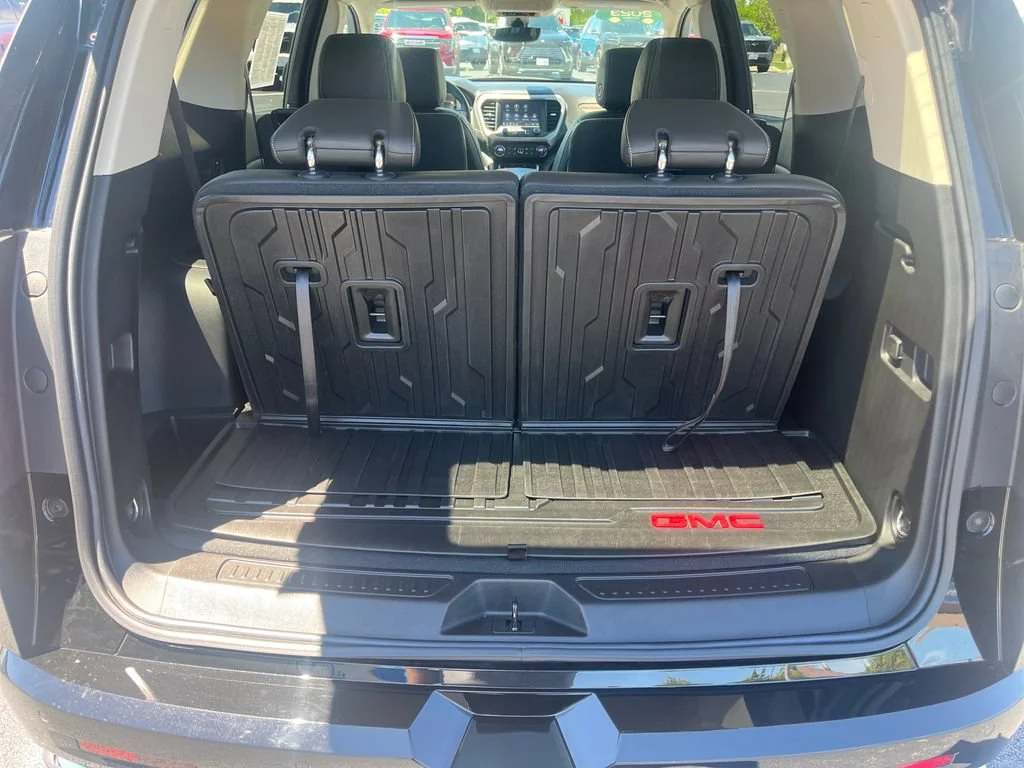 2023 GMC Acadia Denali - Photo 27