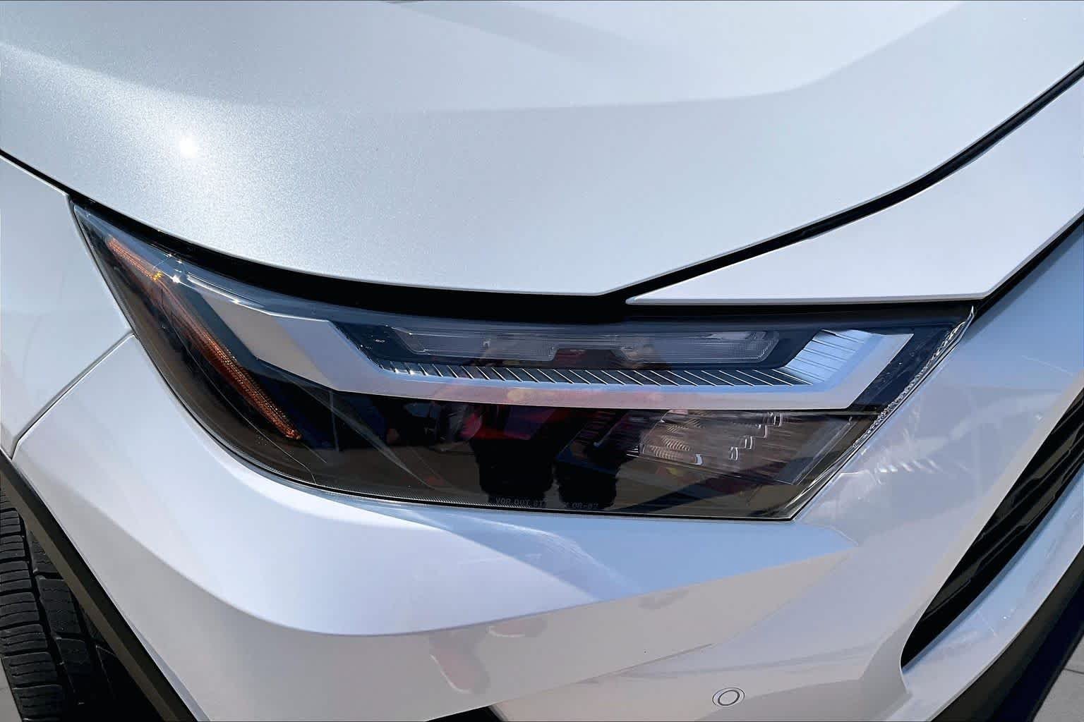 Used 2023 Wind Chill Pearl Toyota XLE Premium image 26