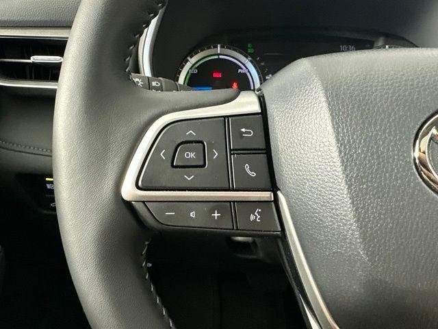 Certified Used 2026 WIND CHILL PEARL Toyota  image 19