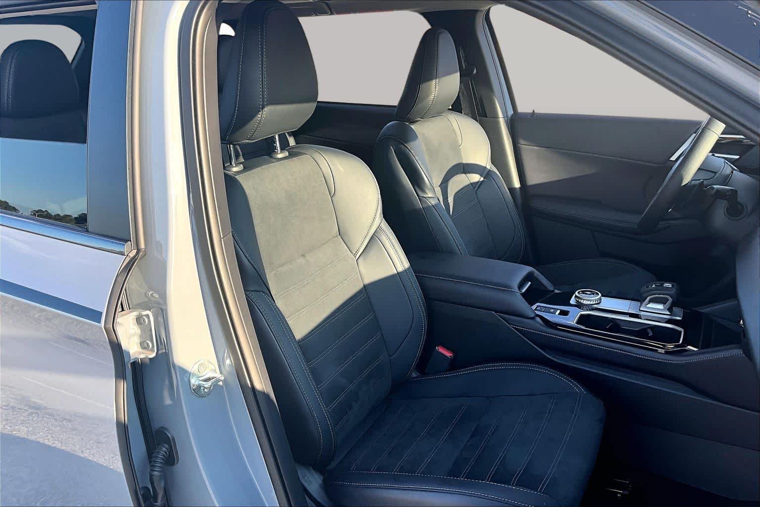 Used 2026 Moonstone Gray Metallic/Black Roof Mitsubishi Trail Edition image 9