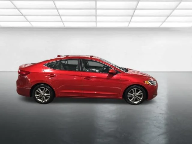 Used 2018 Red Hyundai SEL image 3