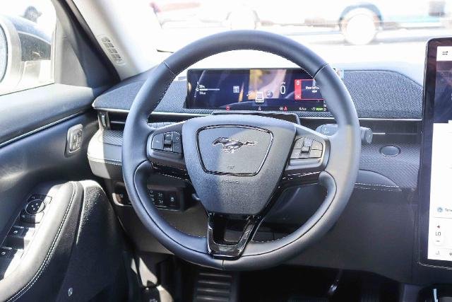 New 2026 Star White Metallic Tri-coat Ford Premium image 45
