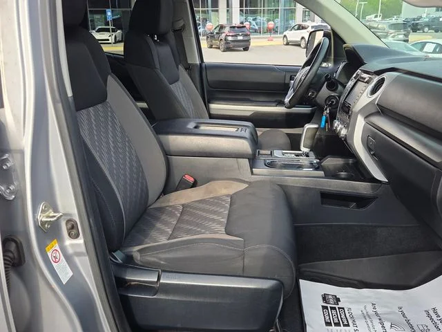 Used 2018 Silver Toyota SR5 image 15