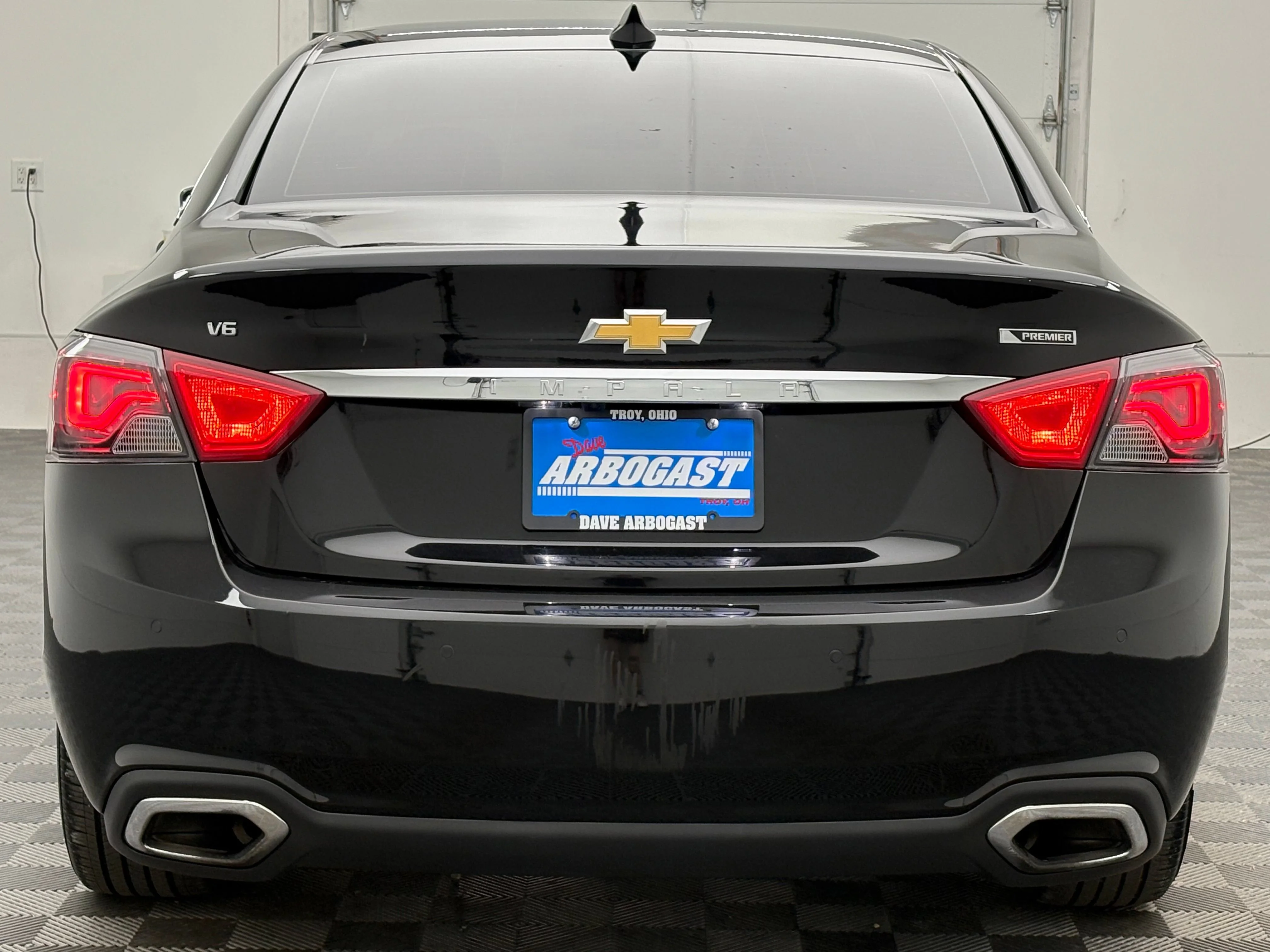 Used 2018 BLACK Chevrolet Premier image 8