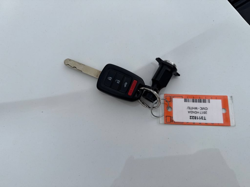 Used 2017  Honda LX image 27