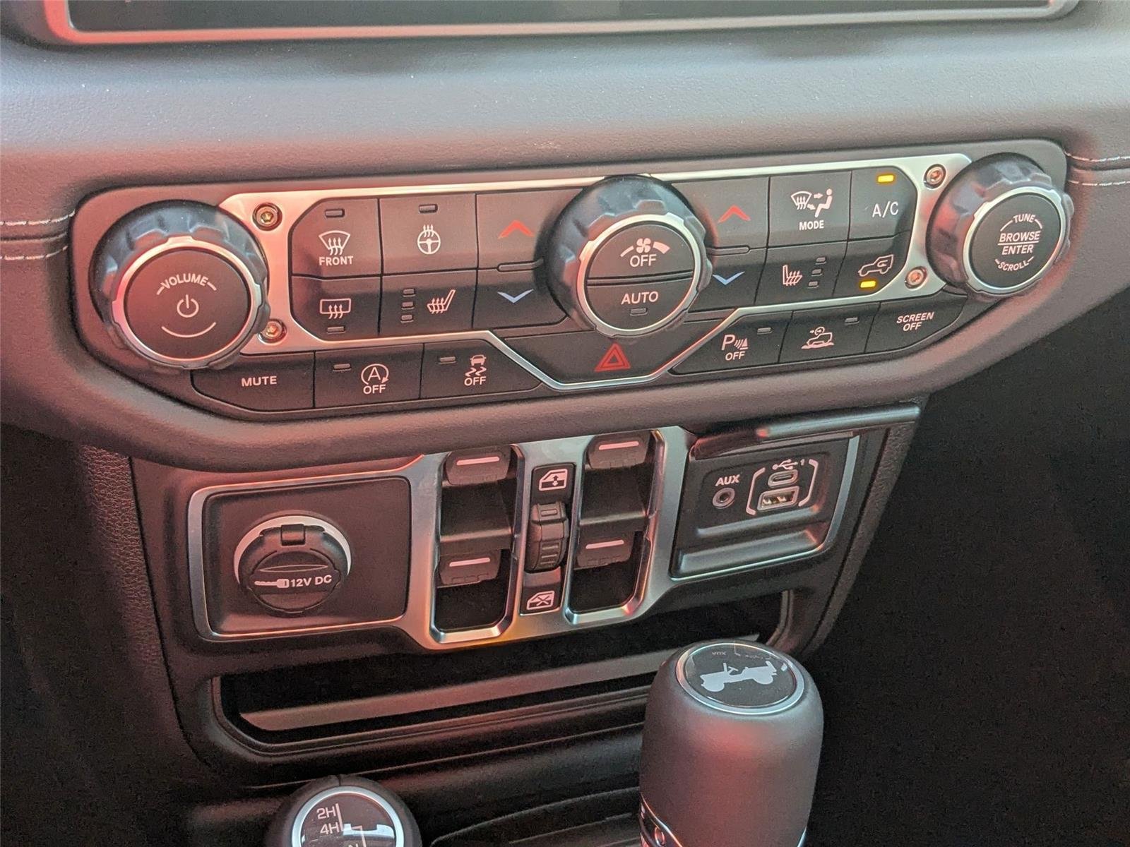 2025 Jeep Wrangler 4-Door Sahara - Photo 21